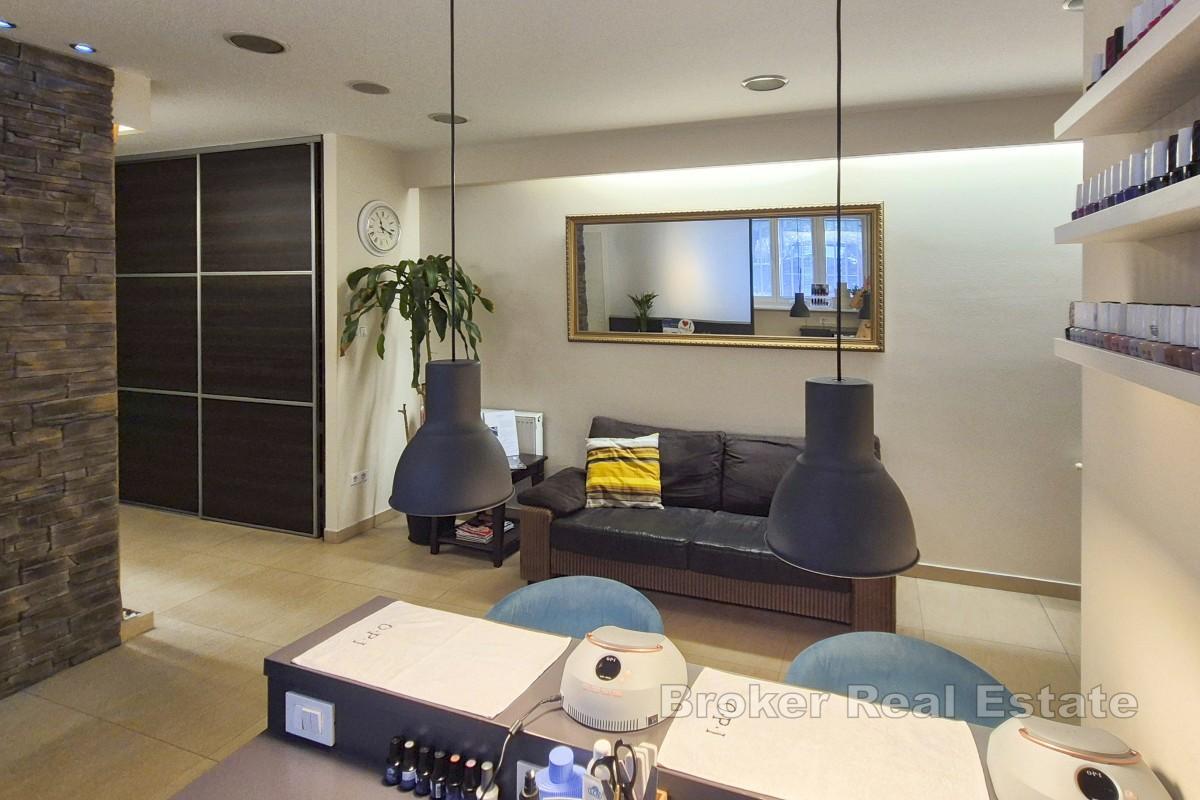 Bureaux modernes dans un quartier calme de la ville