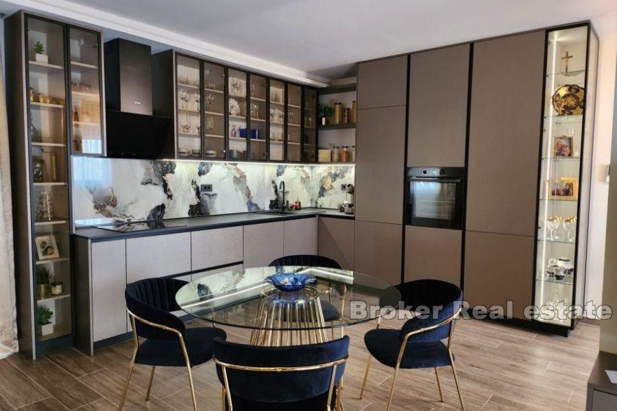 Krk - Villa moderna con piscina e vista mare