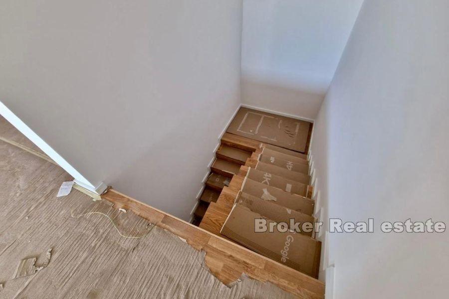 Krk - Krásný moderní apartmán s bazénem