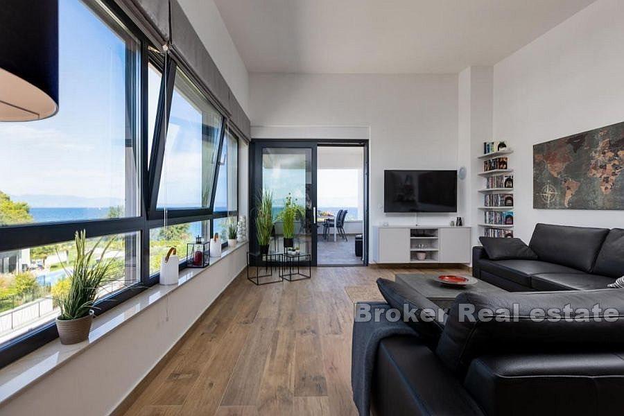 Otok Krk - Luksuzni apartman prvi red do mora
