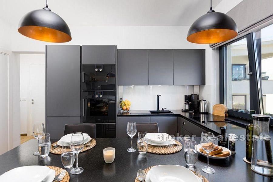 Otok Krk - Luksuzni apartman prvi red do mora