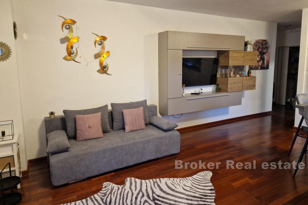 Nowoczesny apartament z basenem