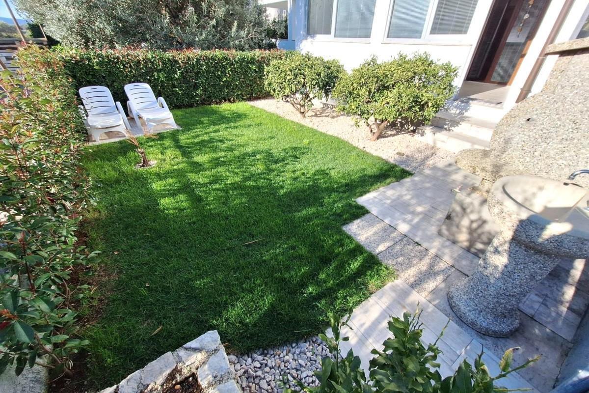 001-1021-25-Krk-Apartment-with-a-garden-and-sea-view-for-sale