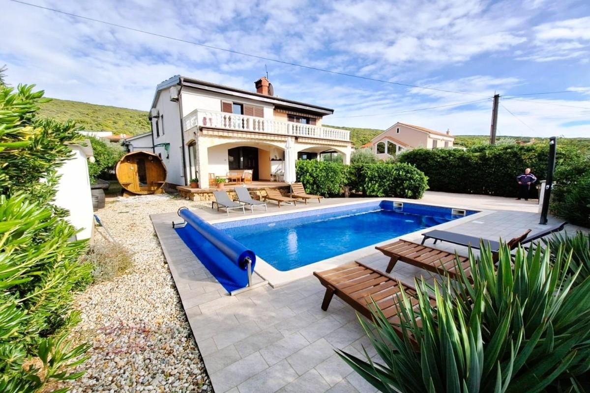 Haus mit Pool in Strandnähe