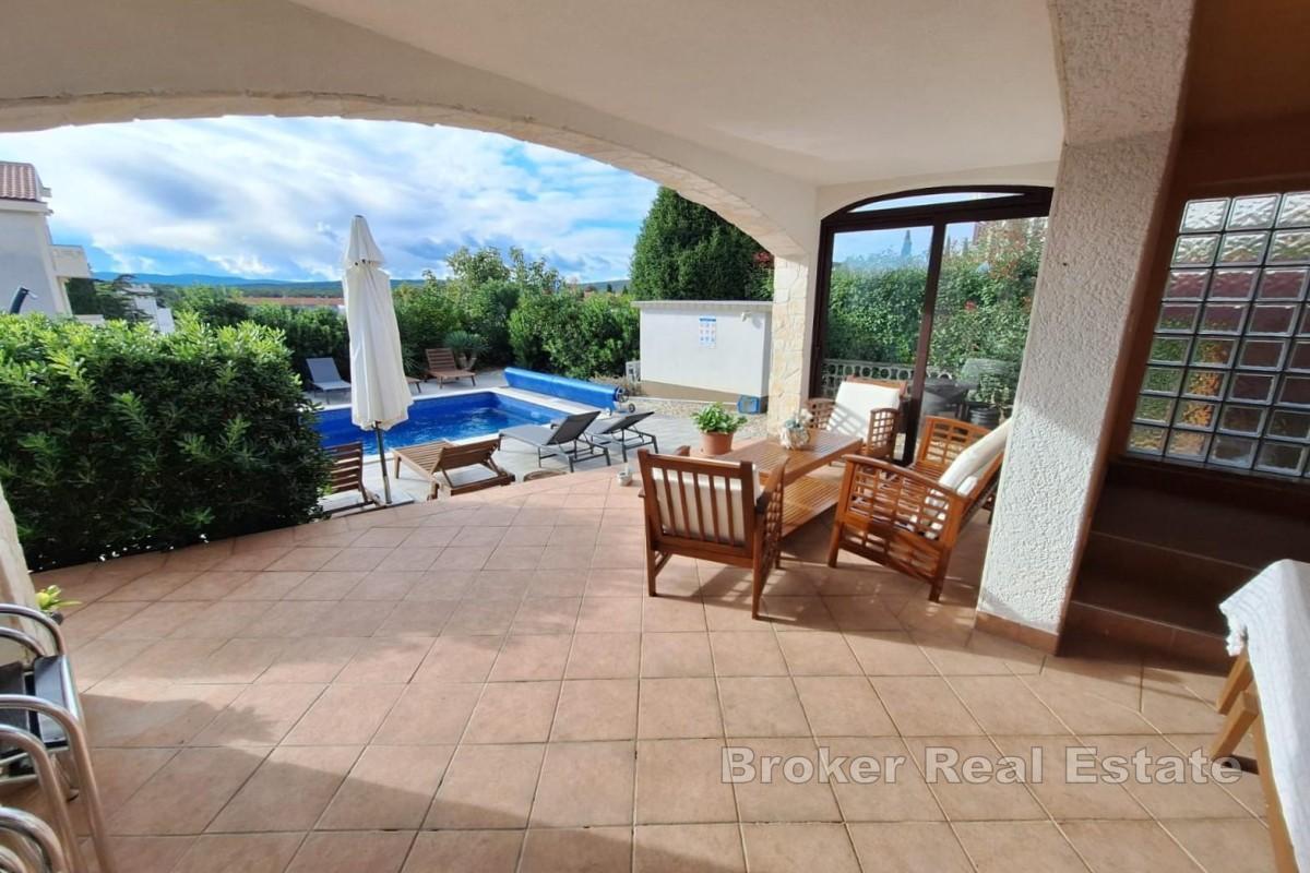 Haus mit Pool in Strandnähe