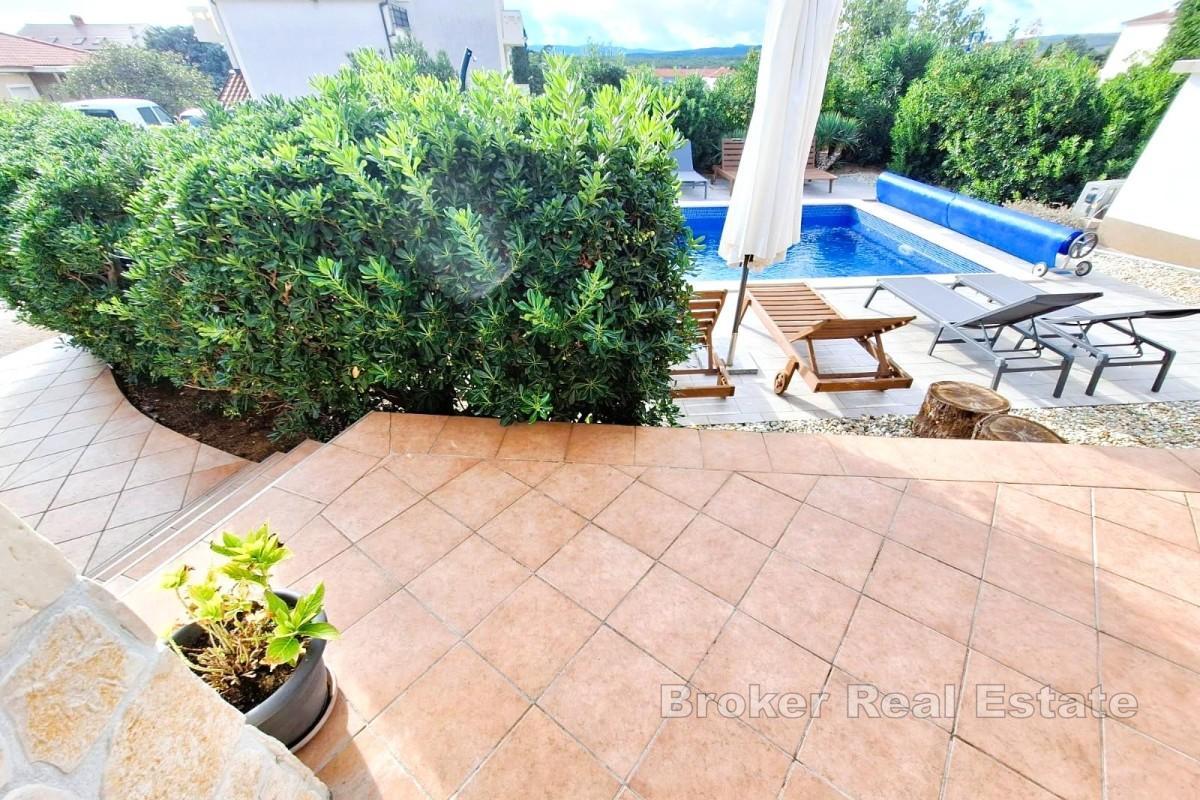 Haus mit Pool in Strandnähe