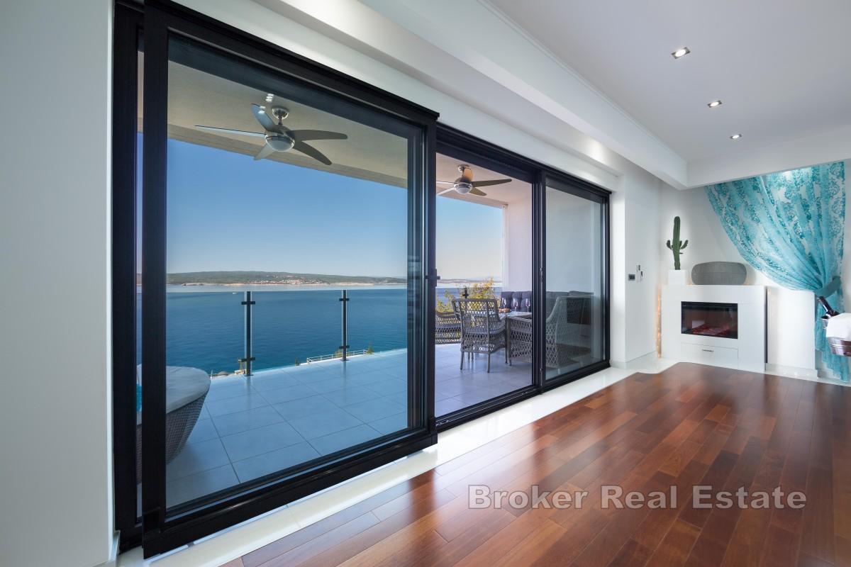 Penthouse z panoramicznym widokiem na morze