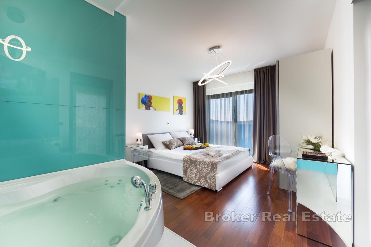 Penthouse z panoramicznym widokiem na morze