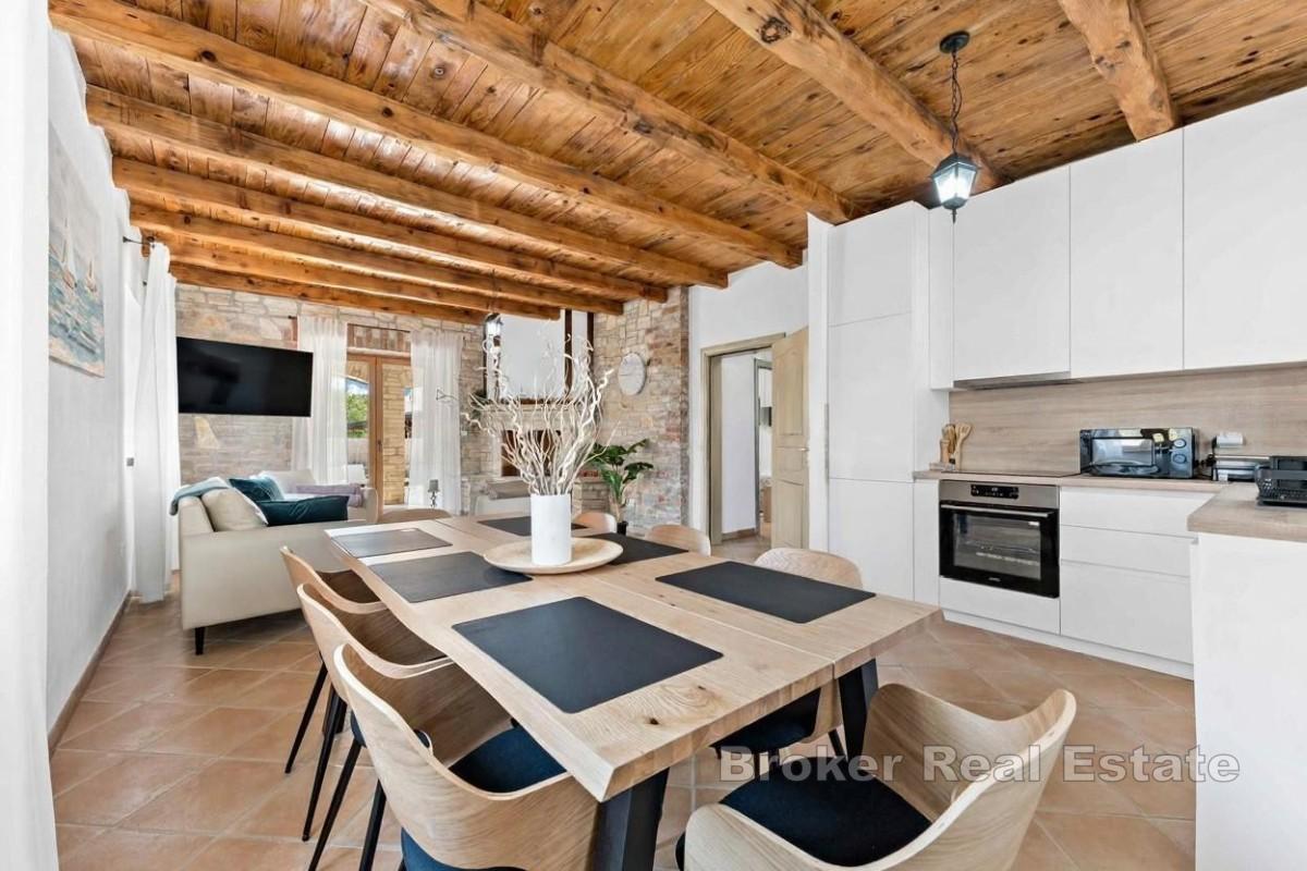 Villa istrienne en pierre avec piscine chauffée