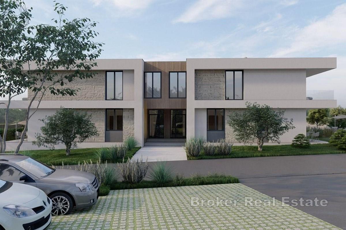 Moderne Wohnung mit Terrasse und Garten