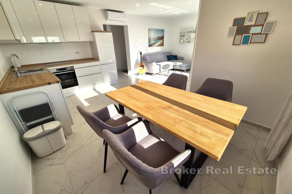 Современная квартира с видом на море