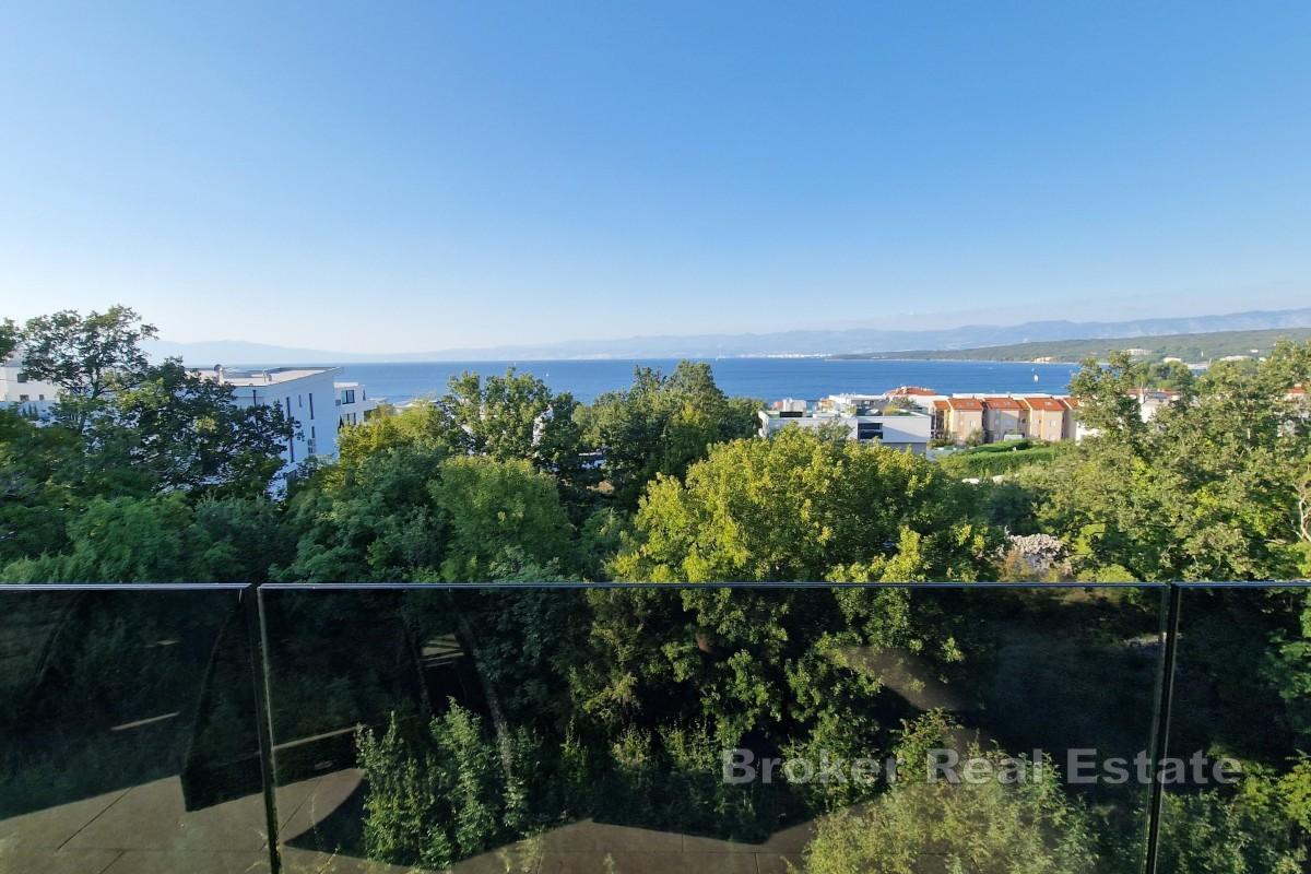 Nowoczesny apartament z widokiem na morze i basenem