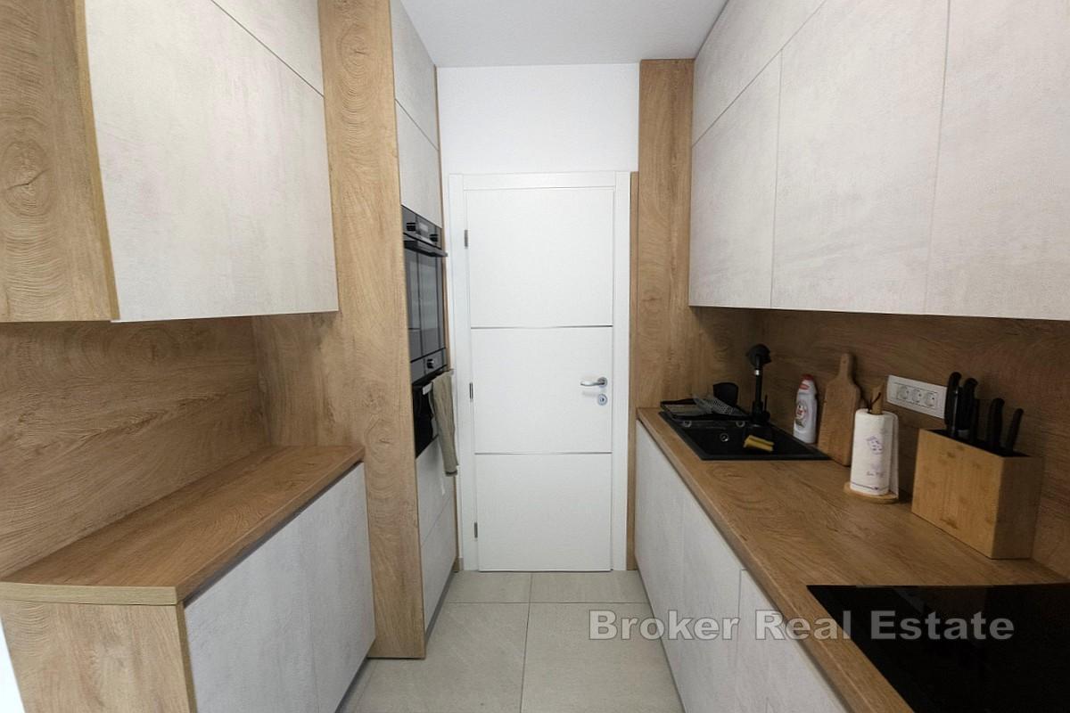 Dvojna kuća u centru Malinske