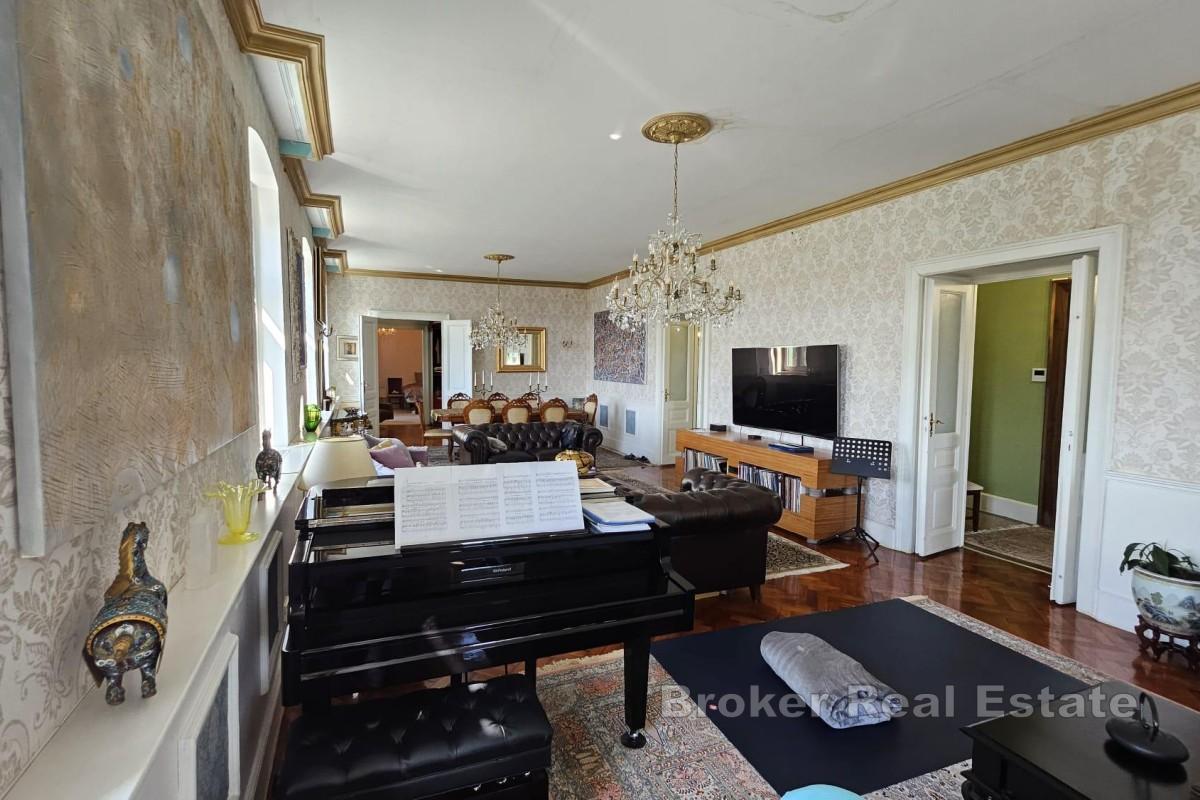 Romslig luksusleilighet i sentrum