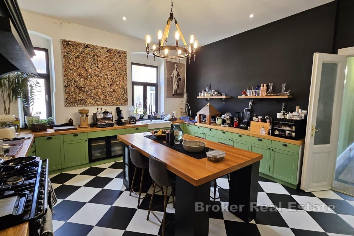 Romslig luksusleilighet i sentrum