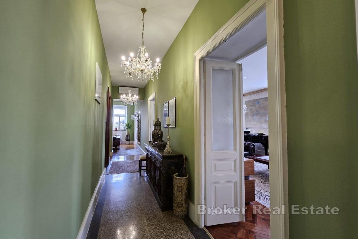 Romslig luksusleilighet i sentrum