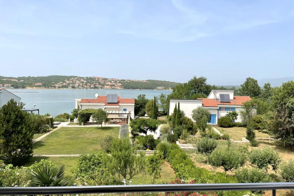 Квартира с видом на море рядом с пляжем