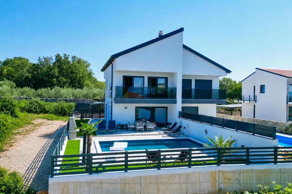 001-1021-65-Krk-modern-house-with-pool-for-sale
