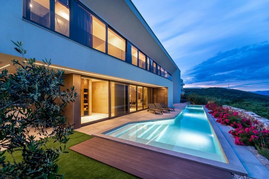 Villa med panoramautsikt over havet