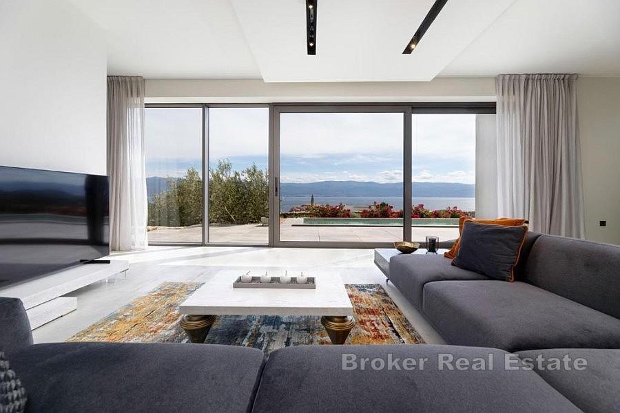 Villa med panoramautsikt over havet