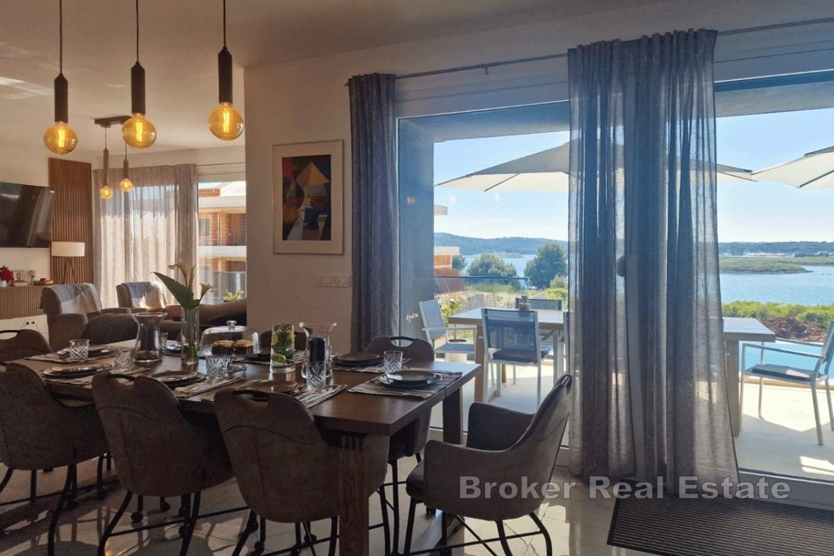 Modern villa med havsutsikt