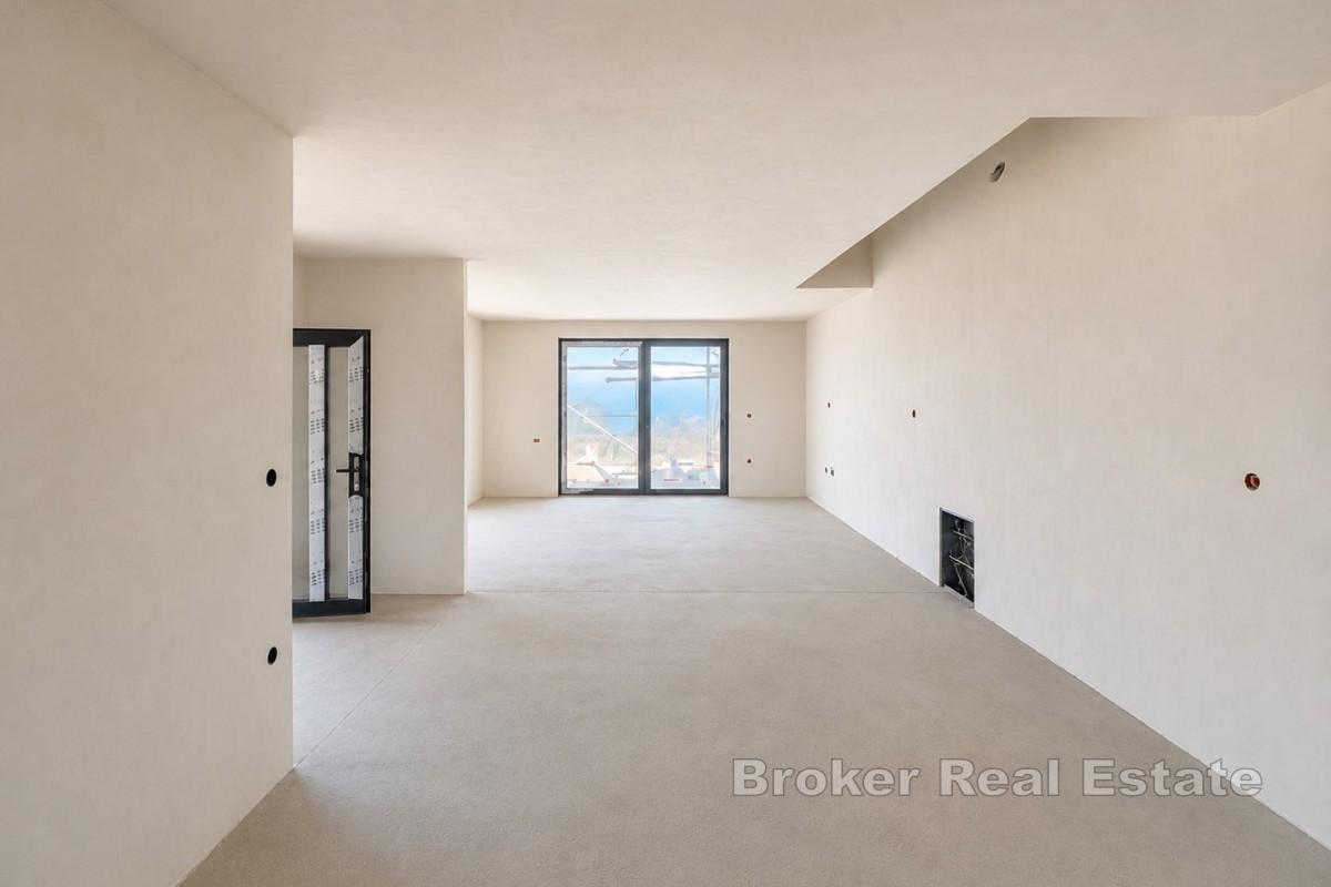 Moderne Wohnung mit Pool und Meerblick