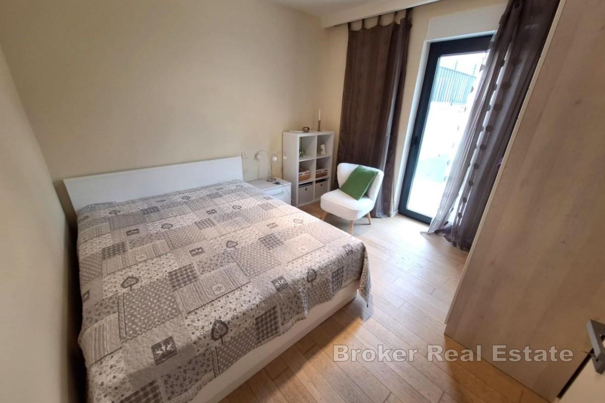 Apartment mit Pool und Garten in Meeresnähe