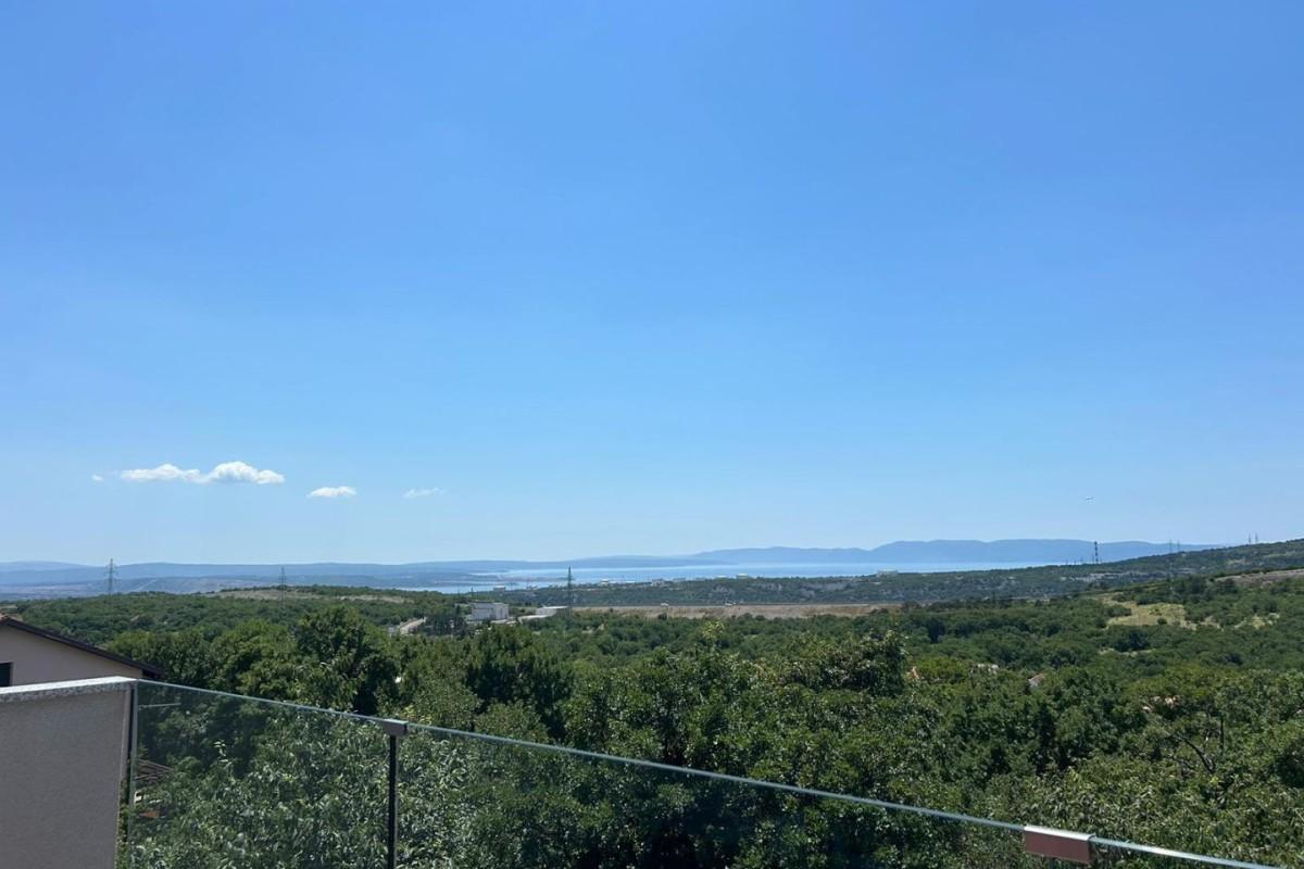 Élégante maison familiale dans un cadre verdoyant près de Rijeka