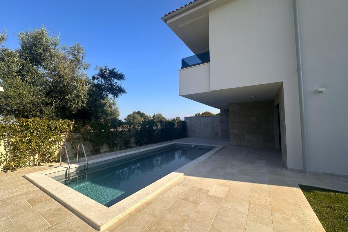 001-1021-91-Krk-modern-house-with-pool-for-sale