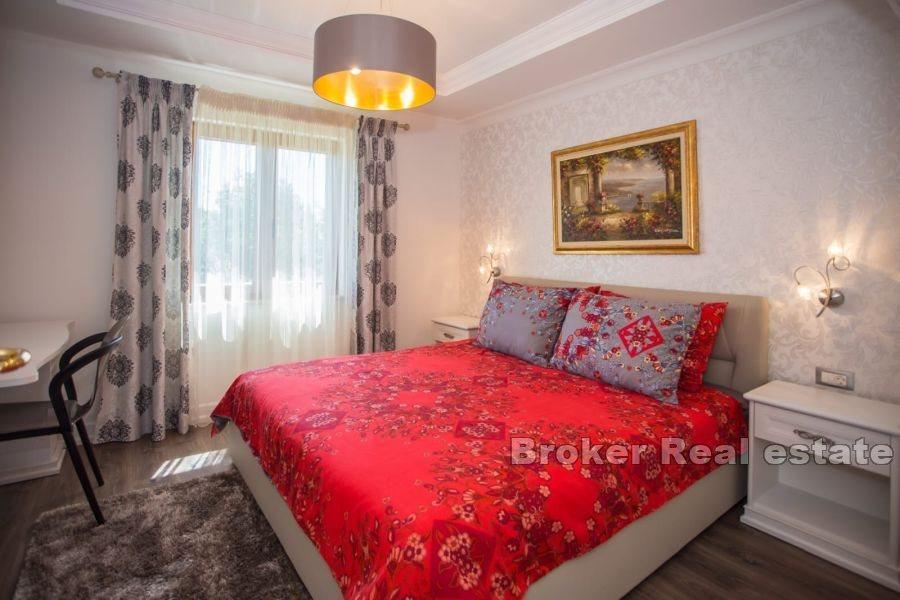 Poreč - Dom s bazénom a veľkou záhradou