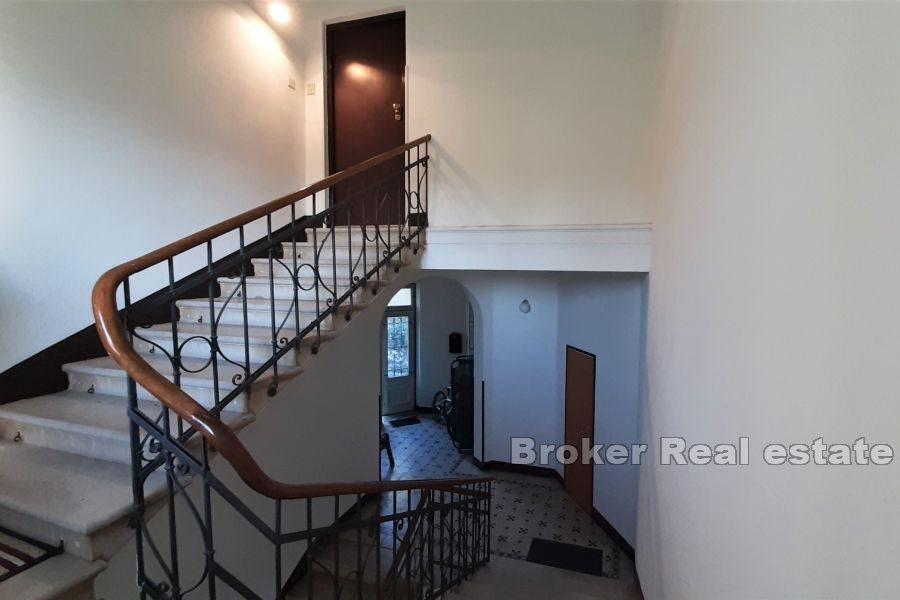 Opatija - Romslig leilighet i sentrum med hage