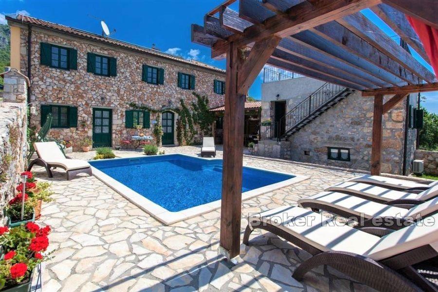 Crikvenica - Elegant stone house with swimming pool