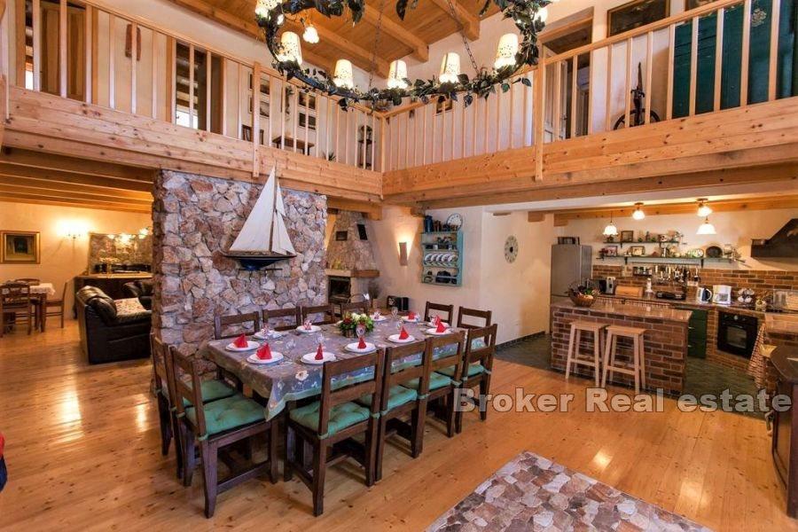 Crikvenica - Elegant stone house with swimming pool