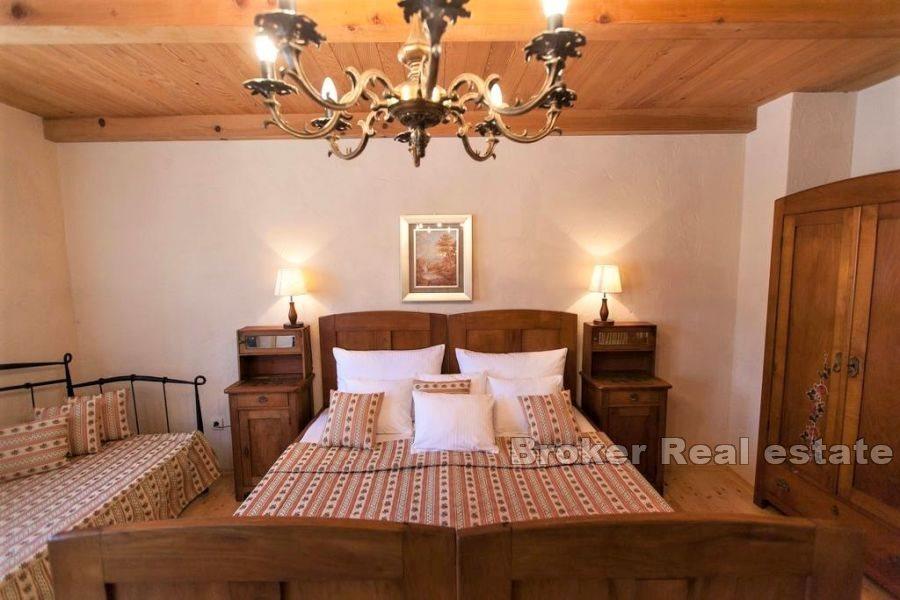 Crikvenica - Elegant stone house with swimming pool