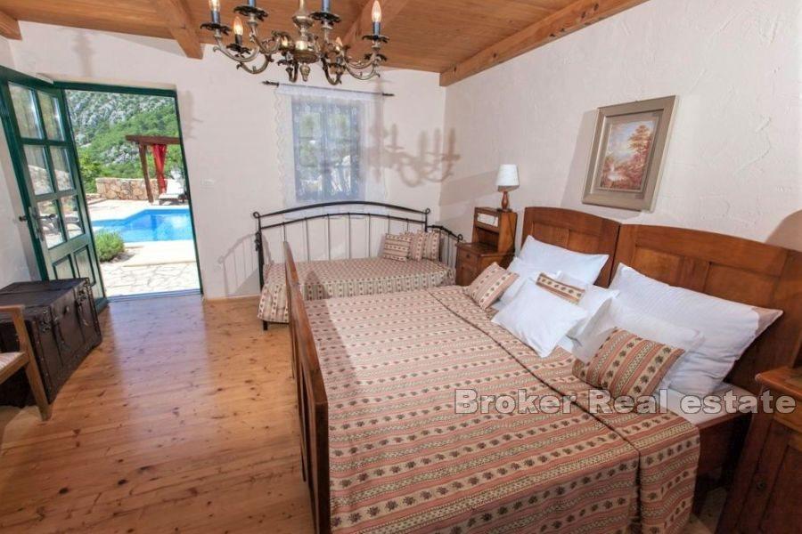 Crikvenica - Elegant stone house with swimming pool