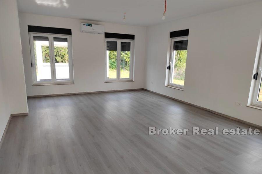 Labin - Modern new building with swimming pool