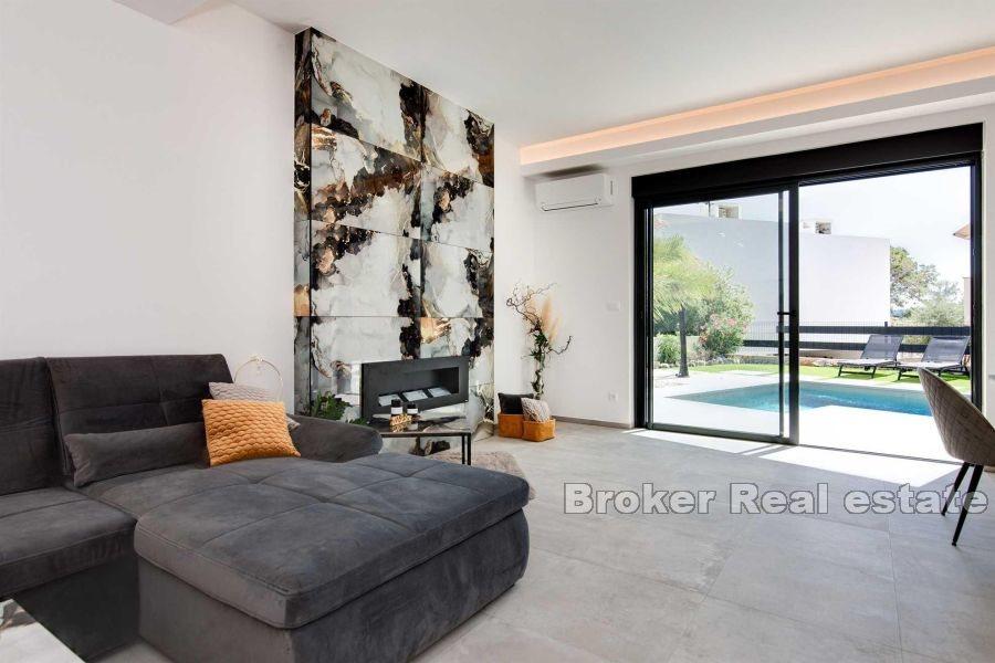 Øya Krk - Luksuriøs moderne villa med basseng