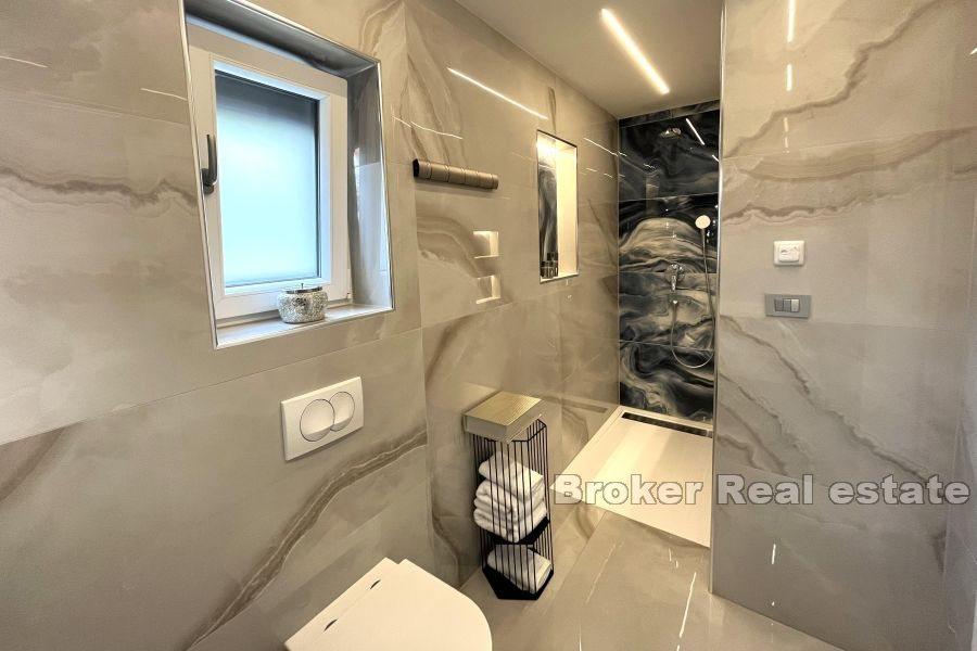 Øya Krk - Moderne hus med svømmebasseng