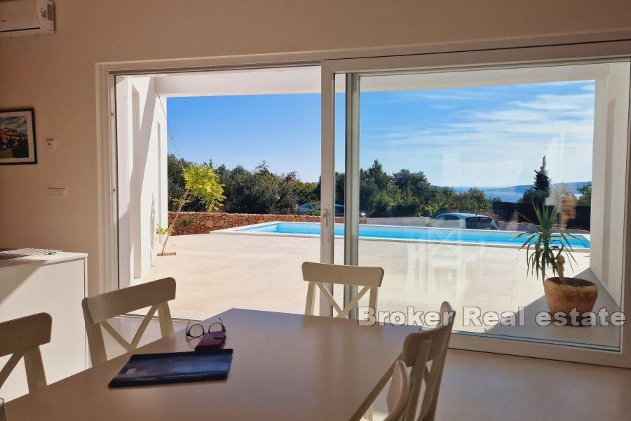 Øya Krk - Attraktivt en-etasjes hus med havutsikt