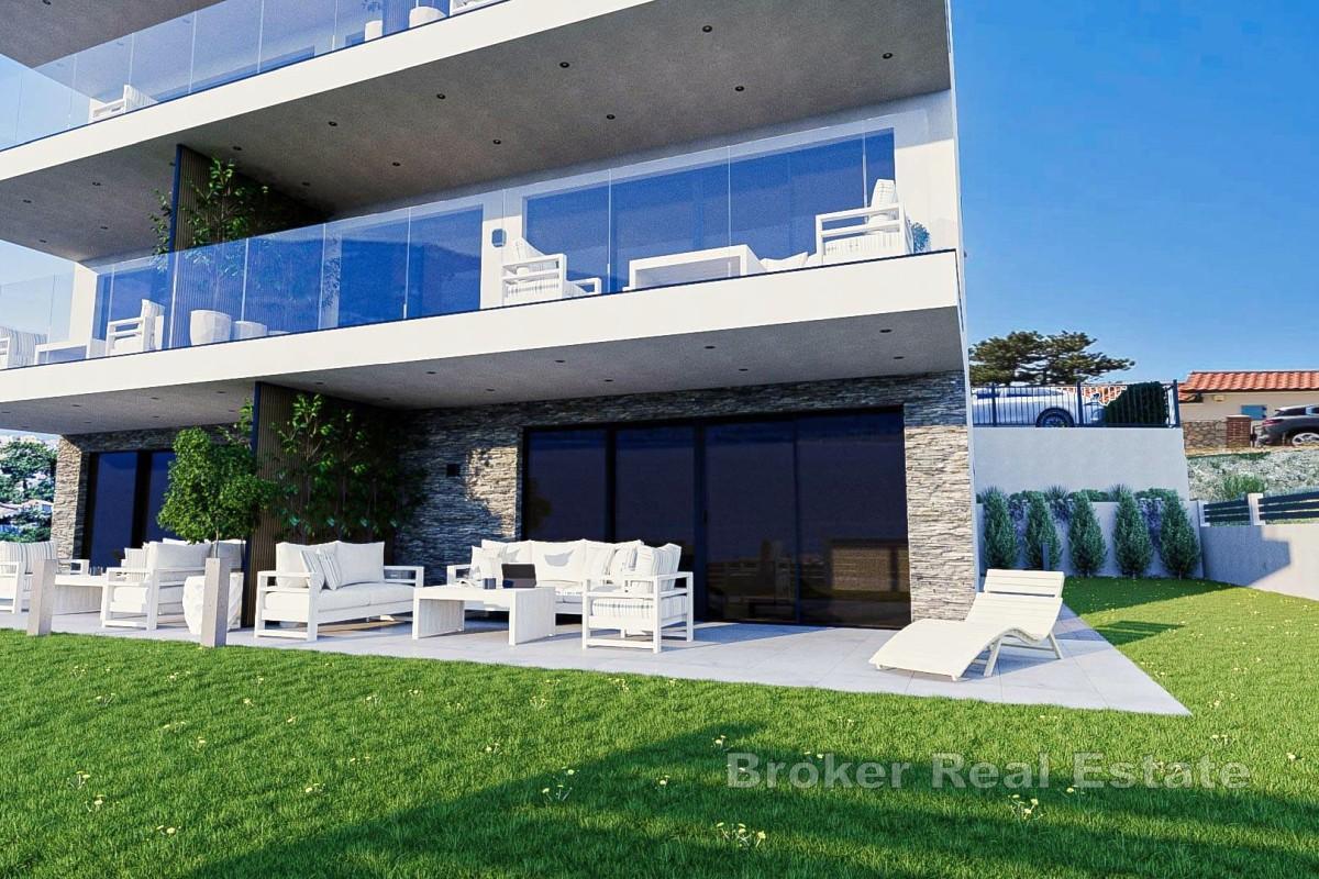 Appartamento con piscina e vista mare