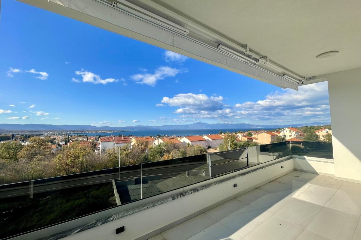 Dvosobni apartman s pogledom na more