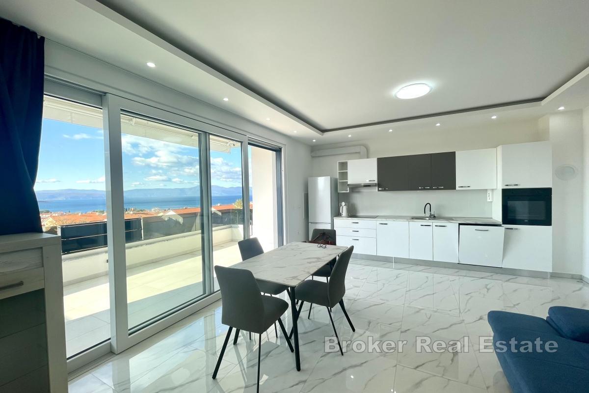 Dvosobni apartman s pogledom na more