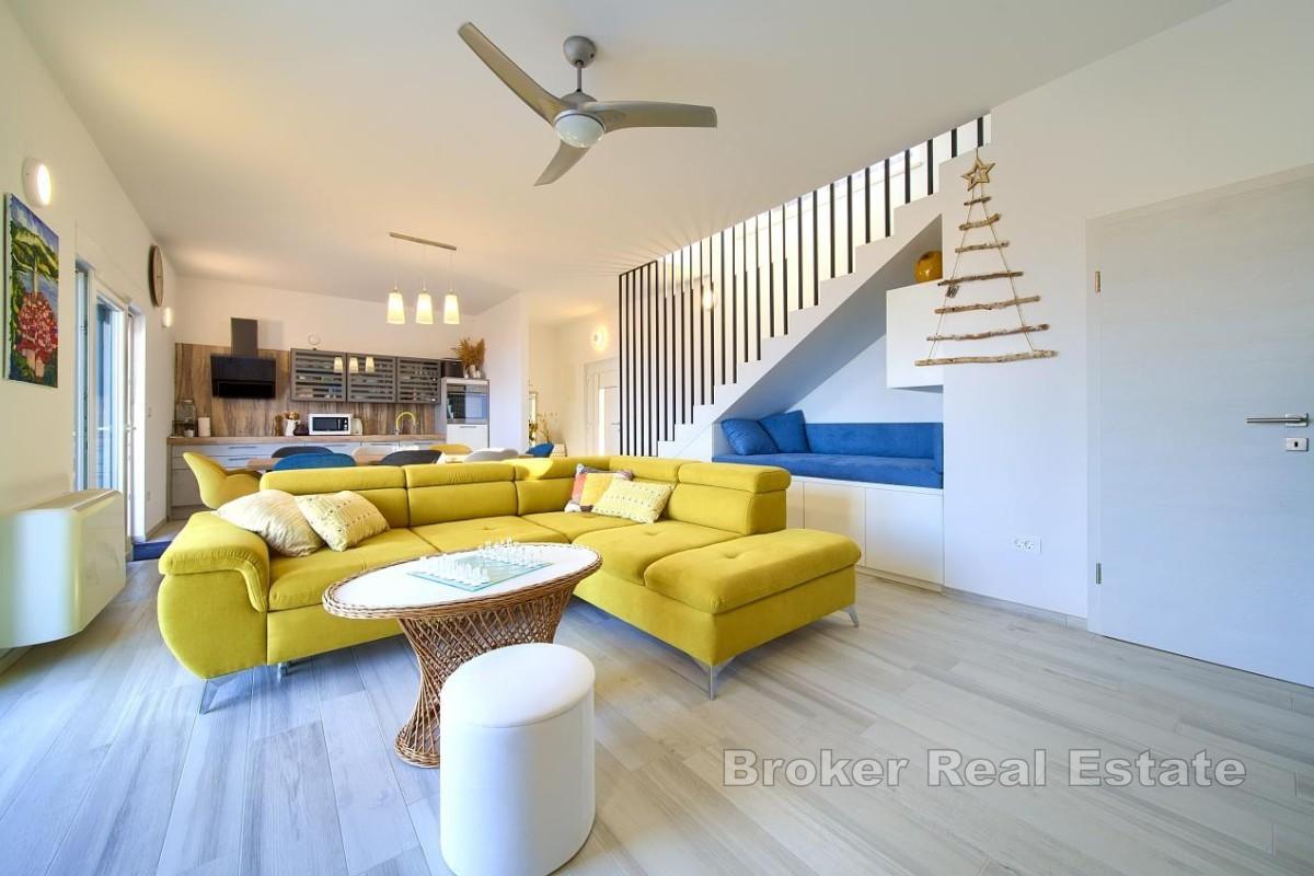 Tomannsvilla nær sjøen