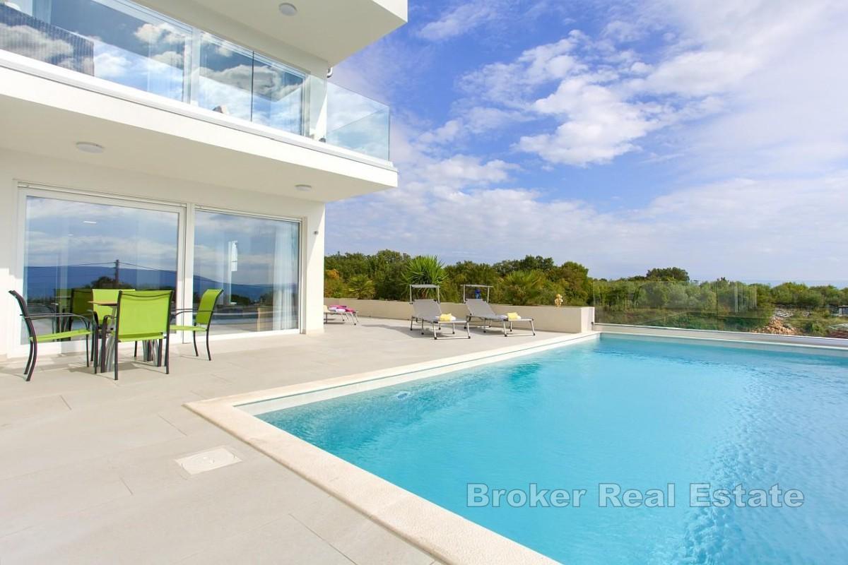 Nowoczesny apartament z dwiema sypialniami i basenem