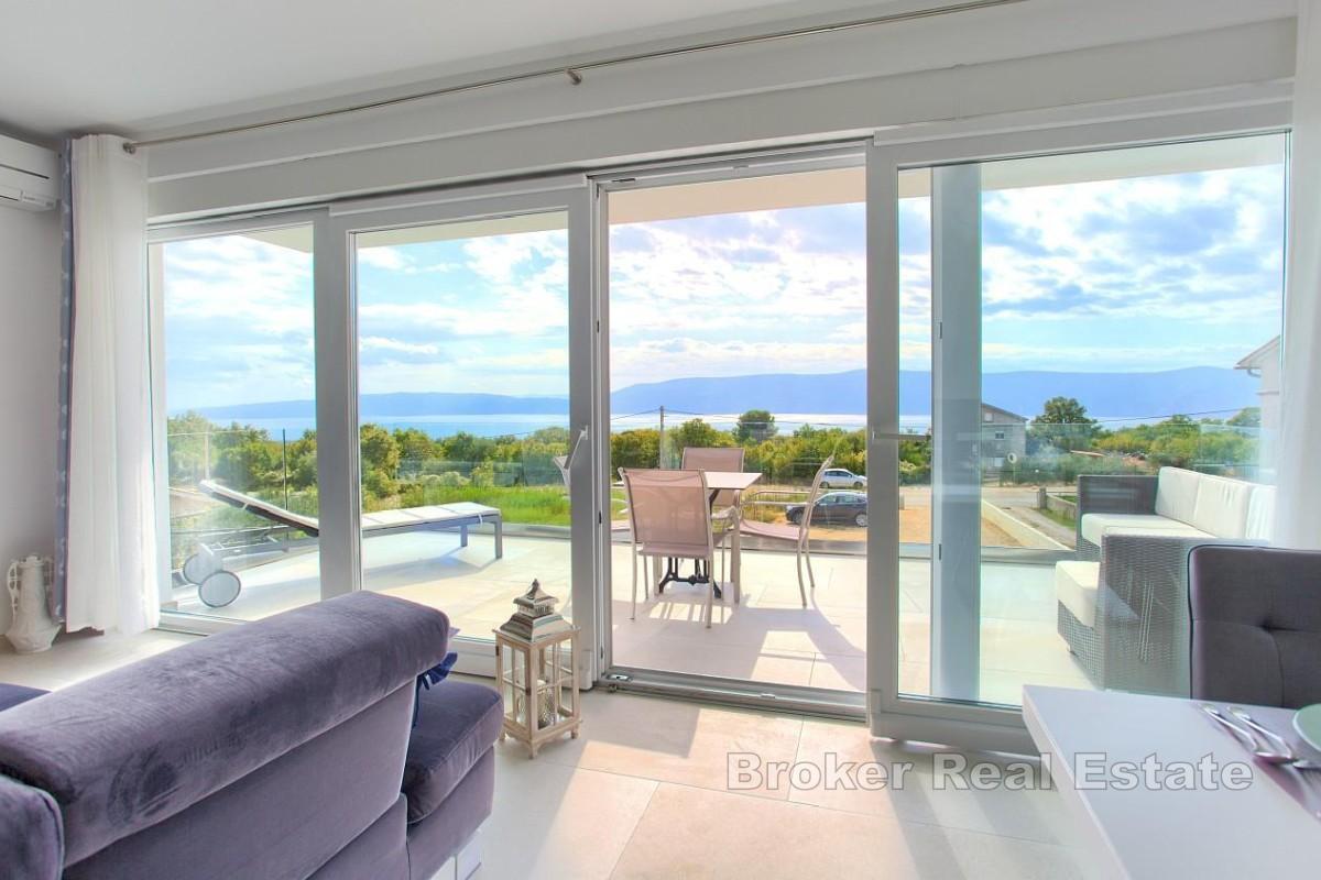 Современная вилла с четырьмя квартирами