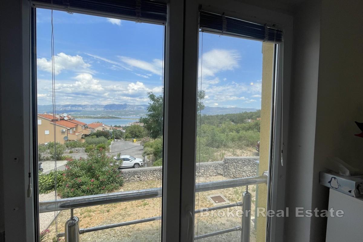 Двухкомнатная квартира с террасой и видом на море