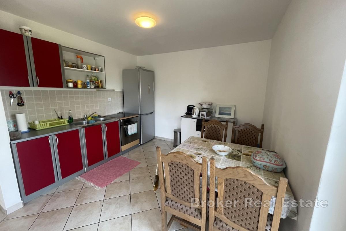 Двухкомнатная квартира с террасой и видом на море