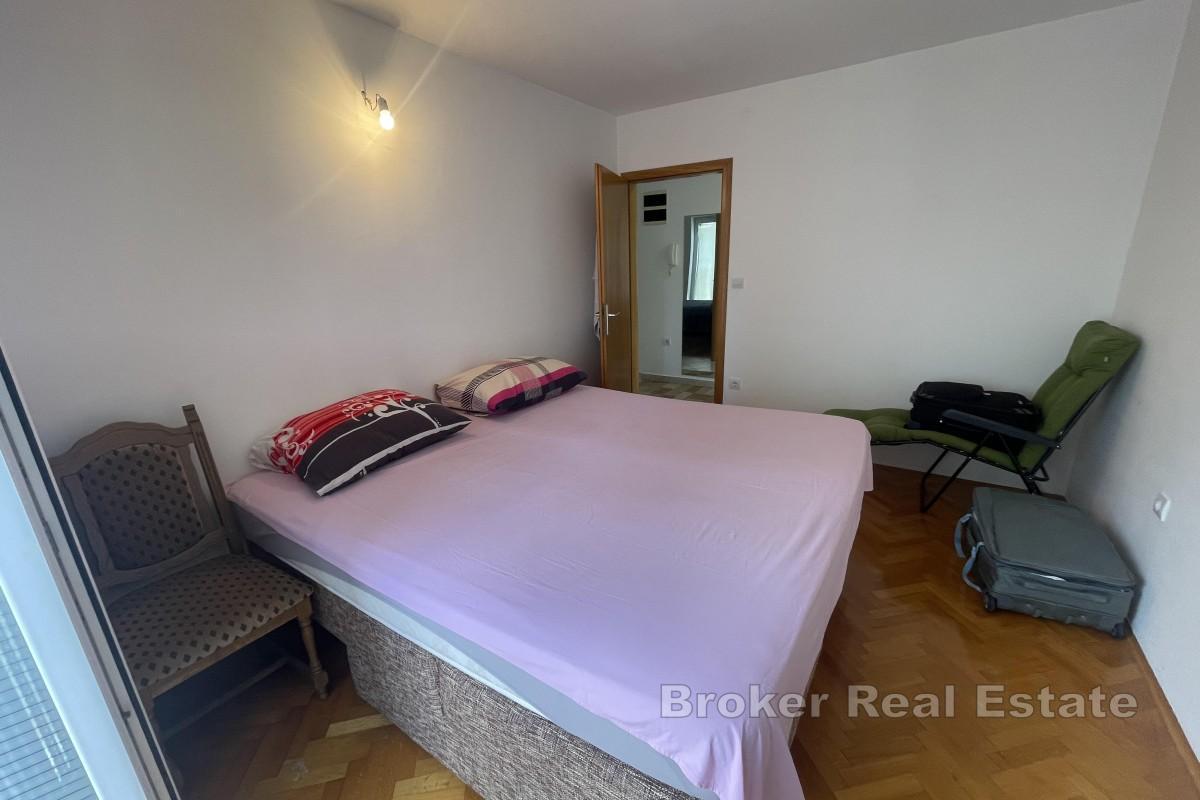 Lägenhet med två sovrum, terrass och havsutsikt