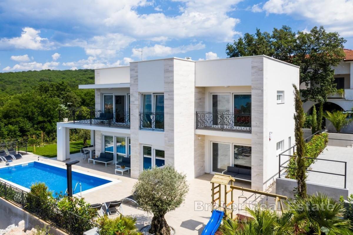 Villa moderne au calme, proche de la mer