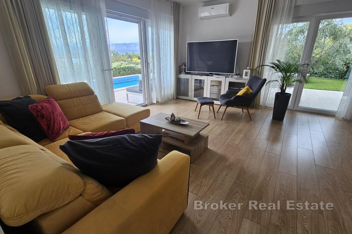 Villa moderne au calme, proche de la mer